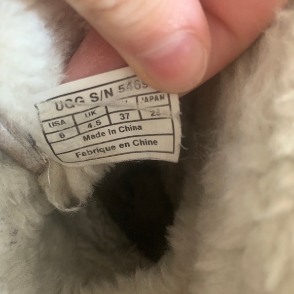 Ugg Winter Boots - Picture 7 of 9